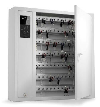 Elektronischer Schlüsselschrank mit offener Tür und mehreren Schlüsselbunden Offener, moderner Schlüsselschrank mit elektronischem Zahlenschloss und zahlreichen Schlüsseln auf Haken
